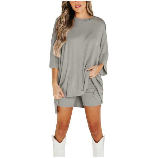 🖤 Effortless Edge – Oversized T-Shirt & Biker Shorts Set - Image 9