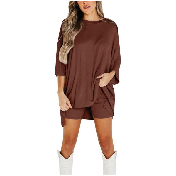 🖤 Effortless Edge – Oversized T-Shirt & Biker Shorts Set - Image 4