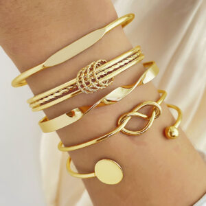 💫 Golden Aura 7-Piece Stackable Bangle Set